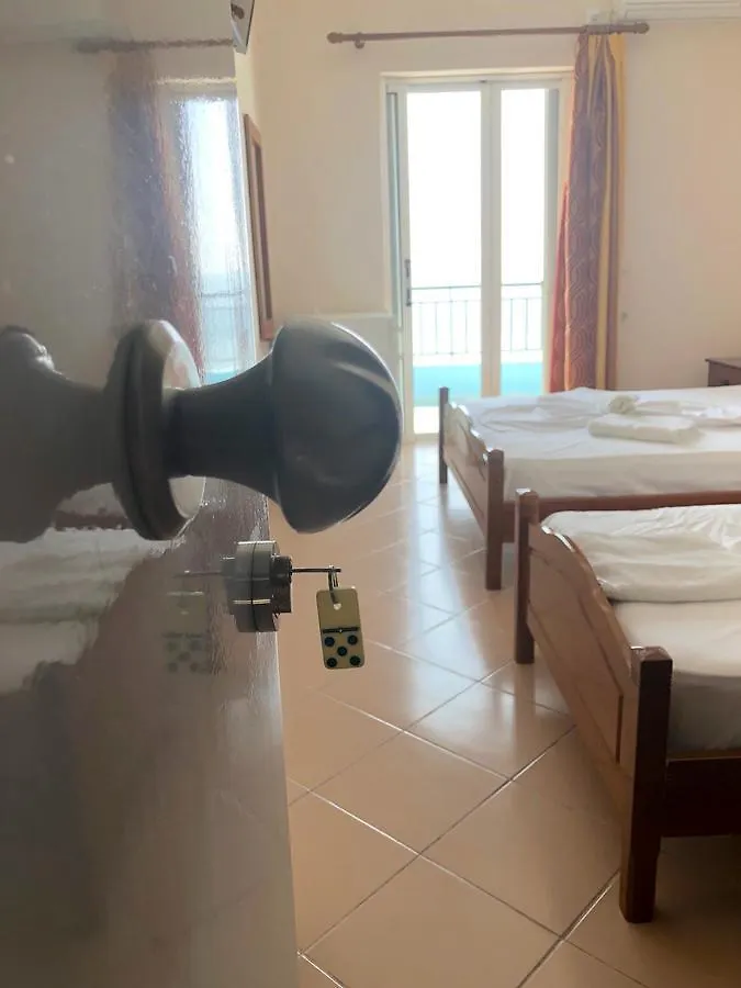 Emily'S Hotel Himare
