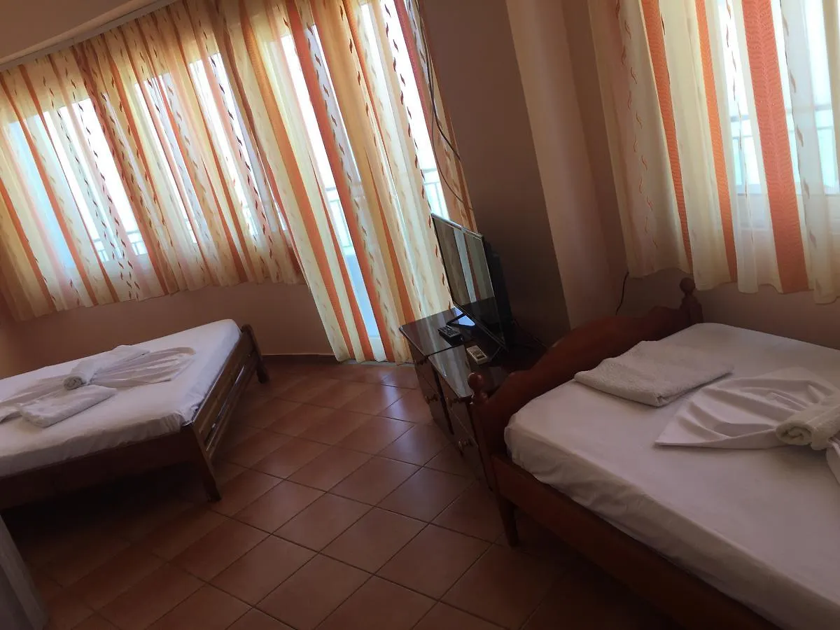 Emily'S Hotel Himare